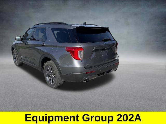 Certified 2023 Ford Explorer XLT w/ Equipment Group 202A AWD/4WD image 3