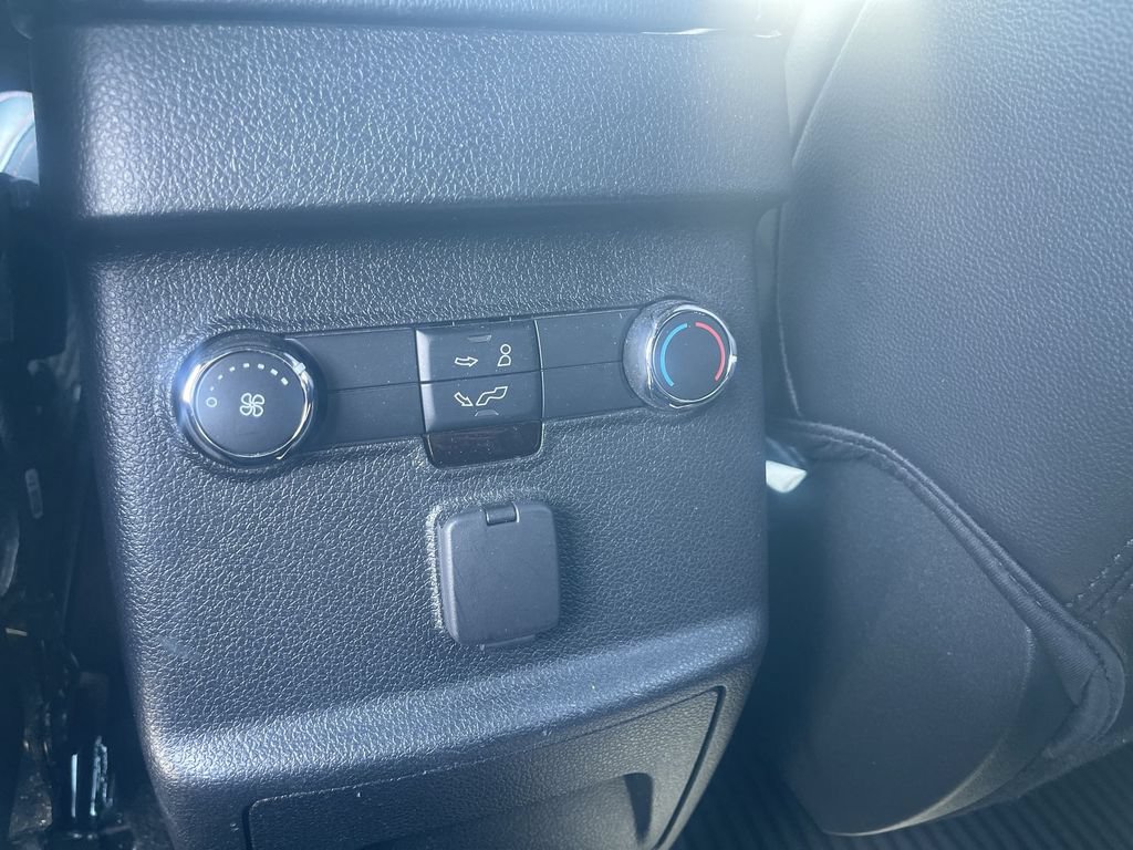 Used 2019 Ford Explorer XLT w/ Equipment Group 202A AWD/4WD image 41