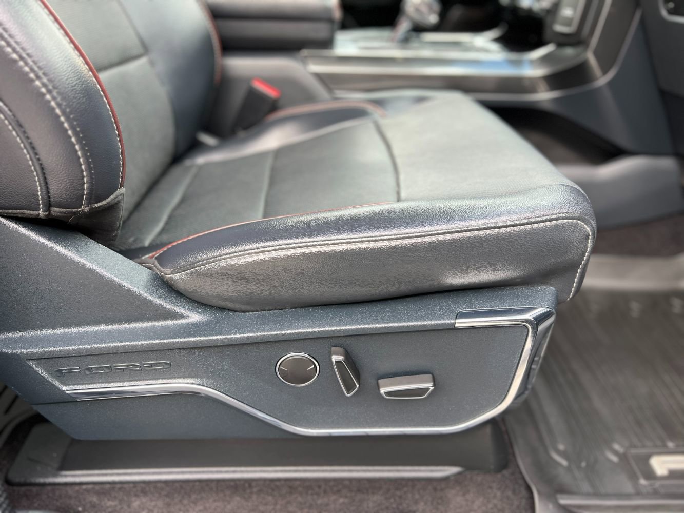 Used 2021 Ford F150 Lariat image 23
