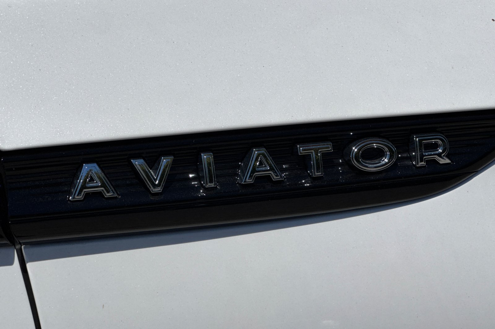 New 2026 Lincoln Aviator AWD w/ Jet Appearance Package image 23