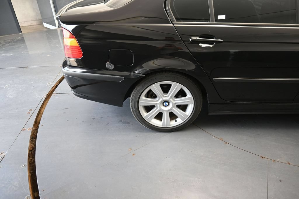 Used 2002 BMW 325i Sedan RWD image 17