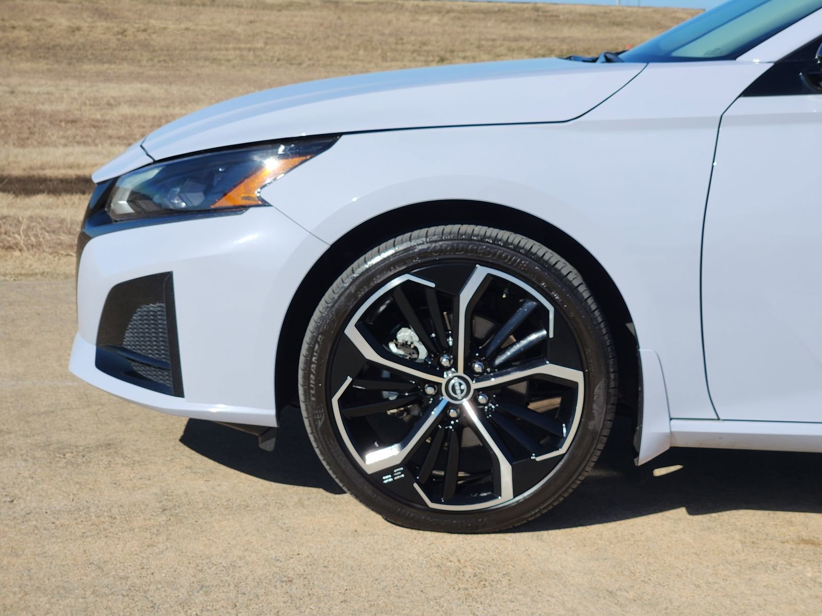 Used 2025 Nissan Altima 2.5 SR image 13