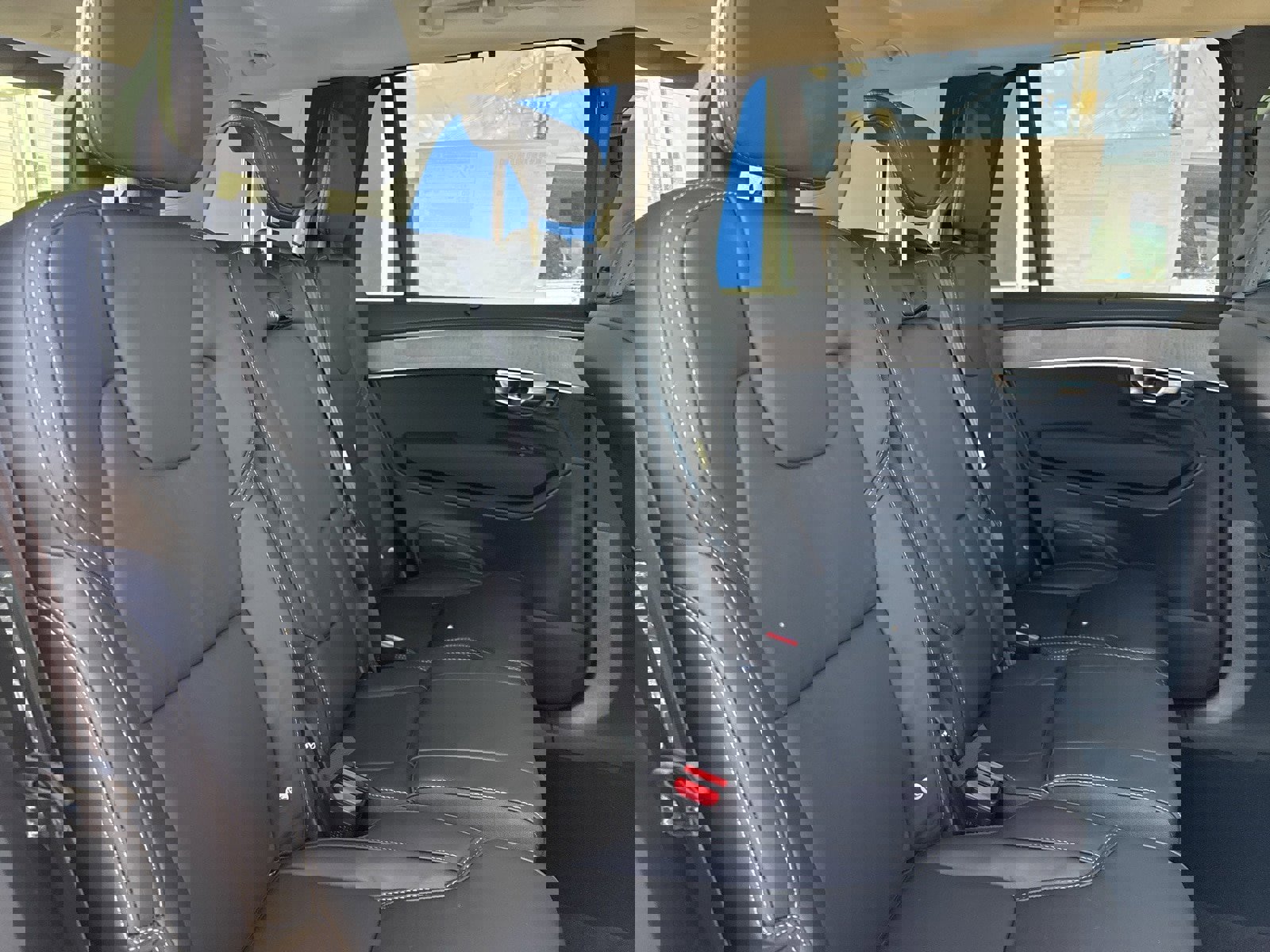 New 2026 Volvo XC90 B6 Ultra image 13