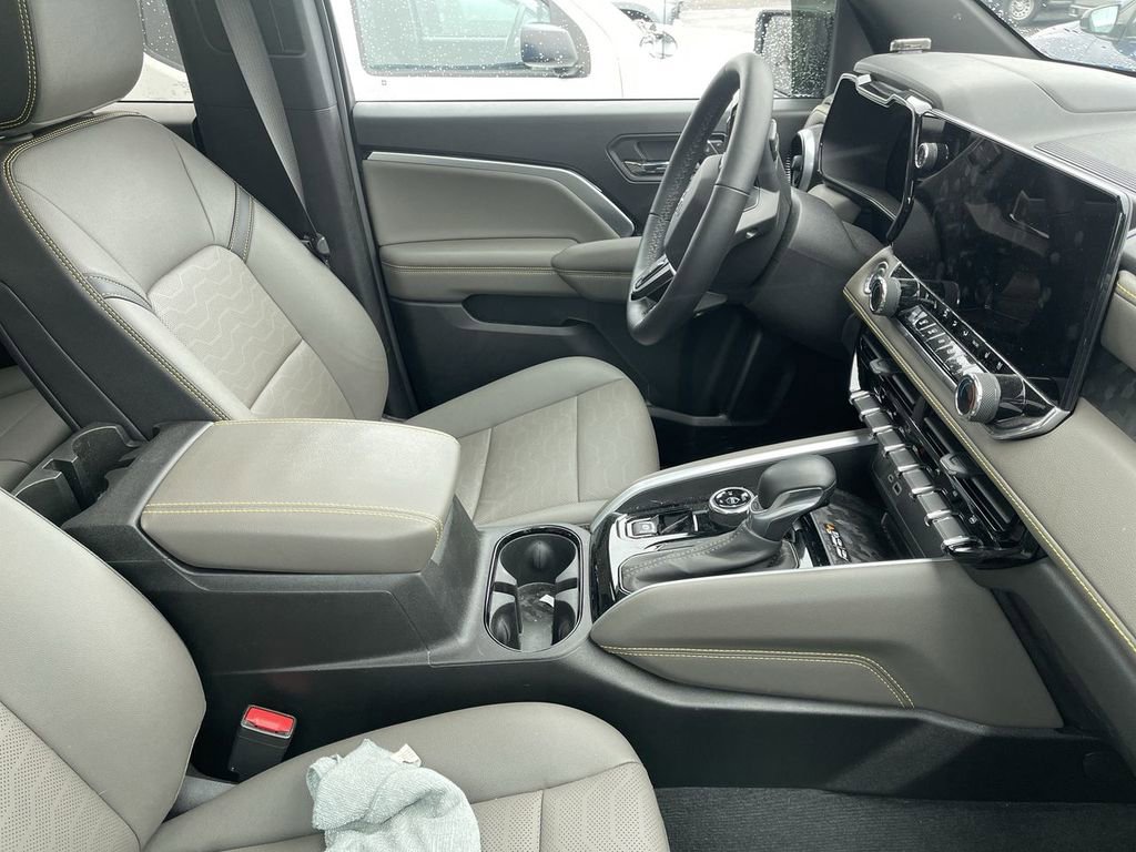 Used 2025 Chevrolet Colorado ZR2 w/ Technology Package image 20