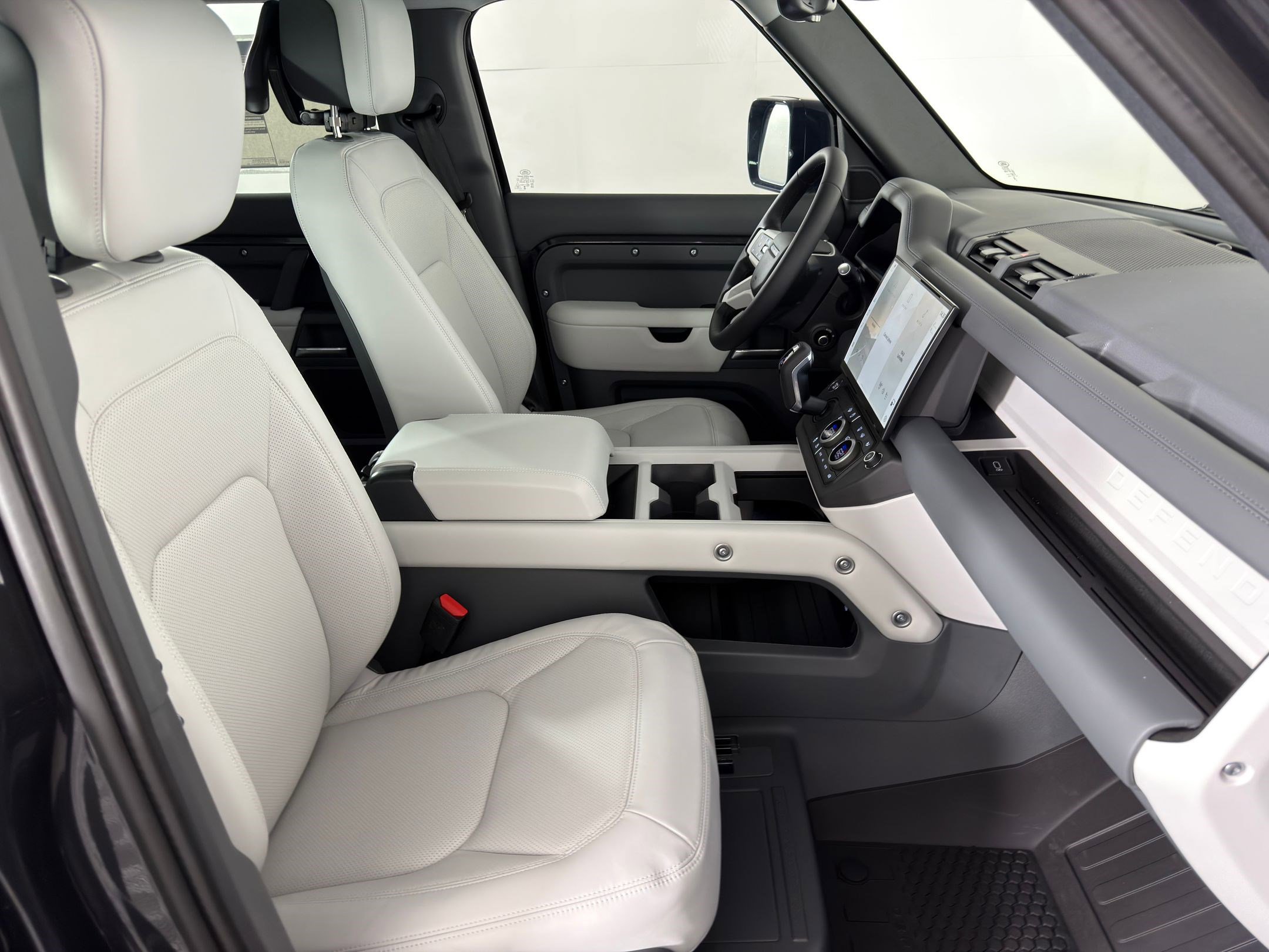 New 2026 Land Rover Defender 110 X-Dynamic SE image 20