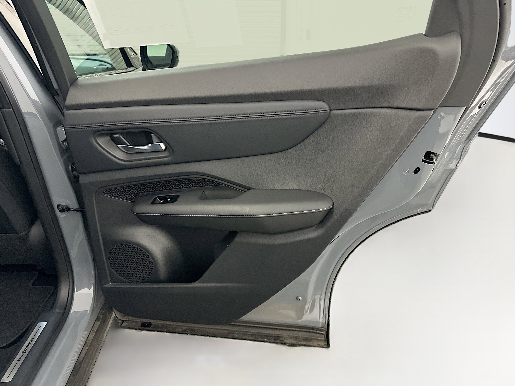 Used 2025 Nissan Ariya AWD image 31