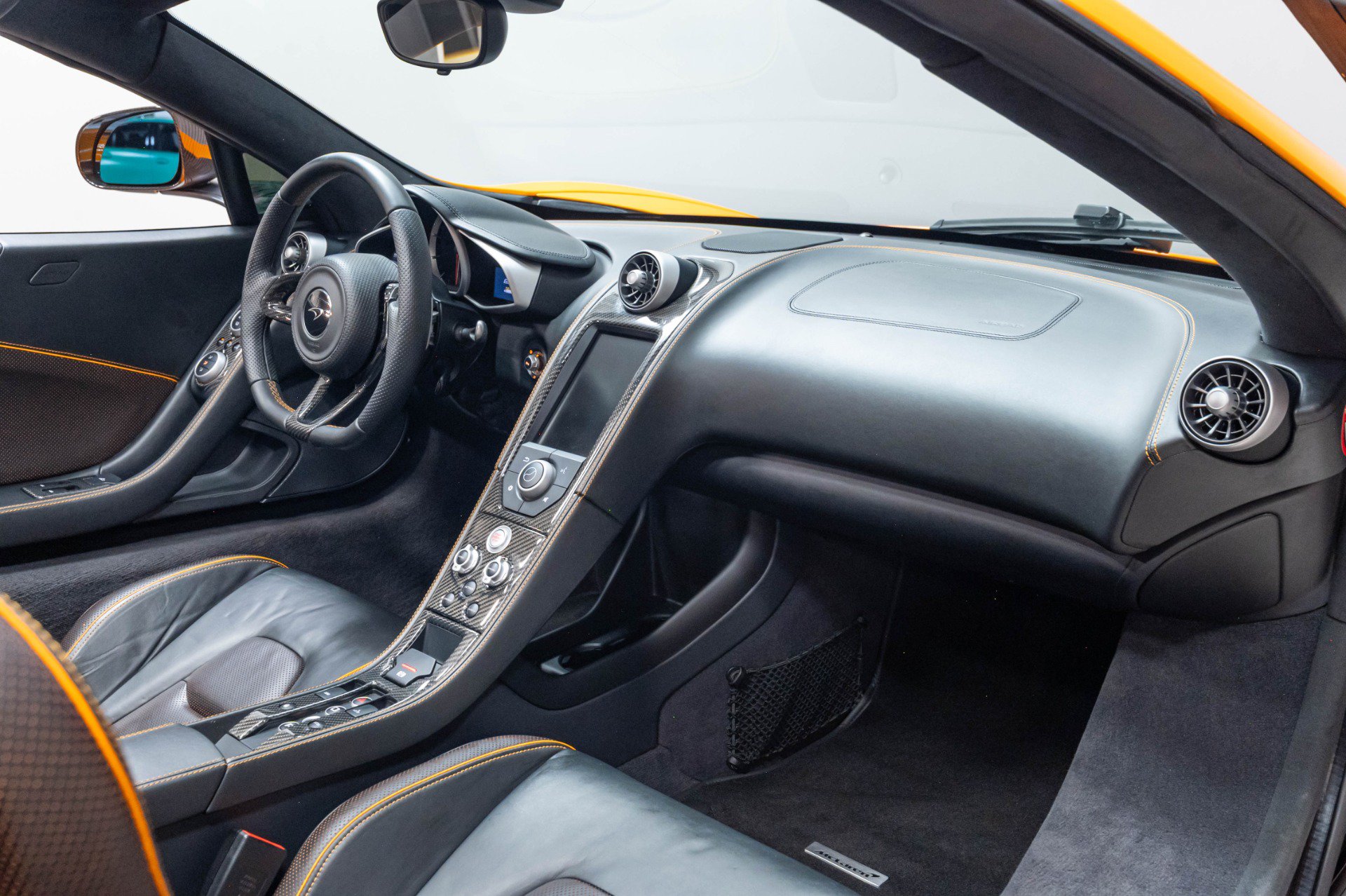 Used 2015 McLaren 650S Spider RWD image 35