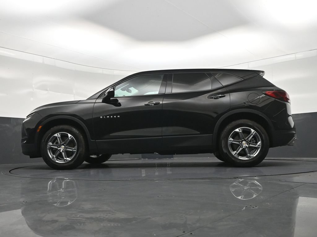 Used 2023 Chevrolet Blazer LT FWD image 27