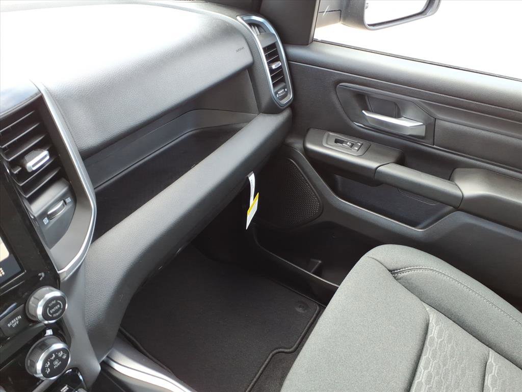 New 2026 RAM 1500 Express AWD/4WD image 30