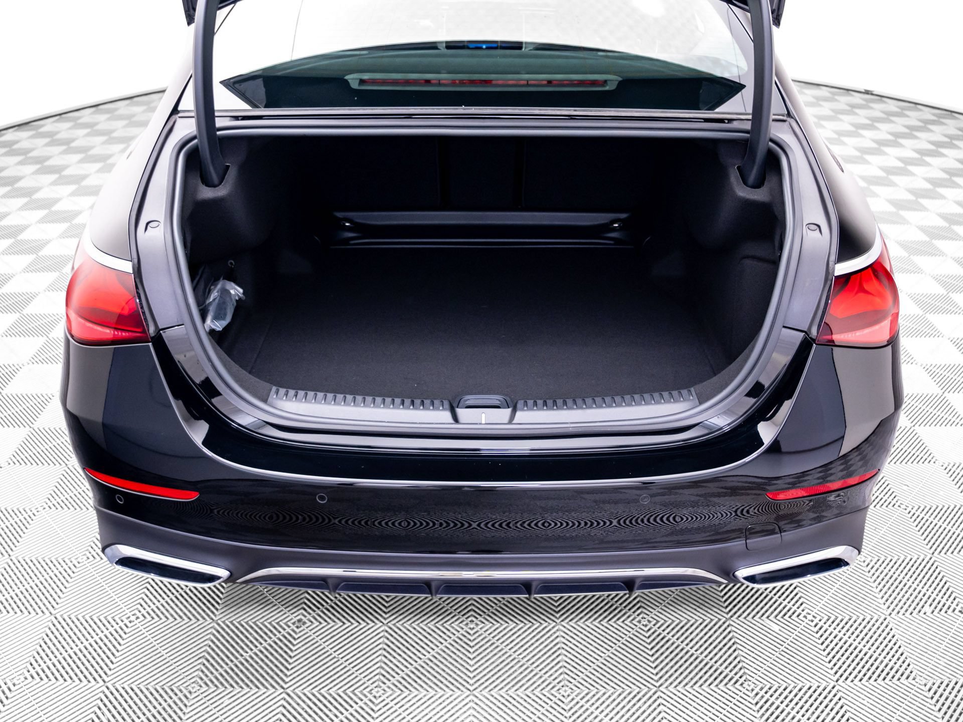 New 2027 Mercedes-Benz E 450 4MATIC Sedan image 32