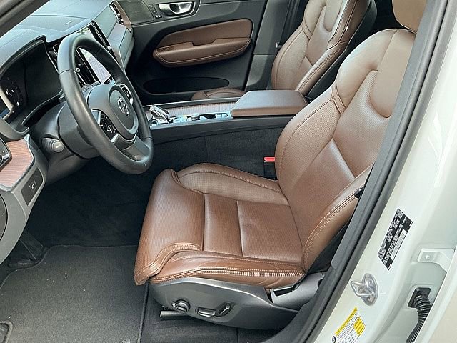 Used 2023 Volvo XC60 B5 Ultimate w/ Climate Package image 15
