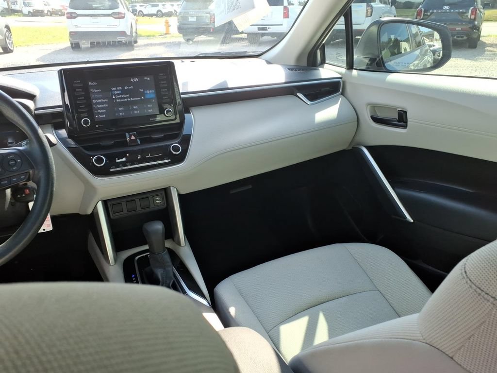 Used 2022 Toyota Corolla Cross L FWD image 14