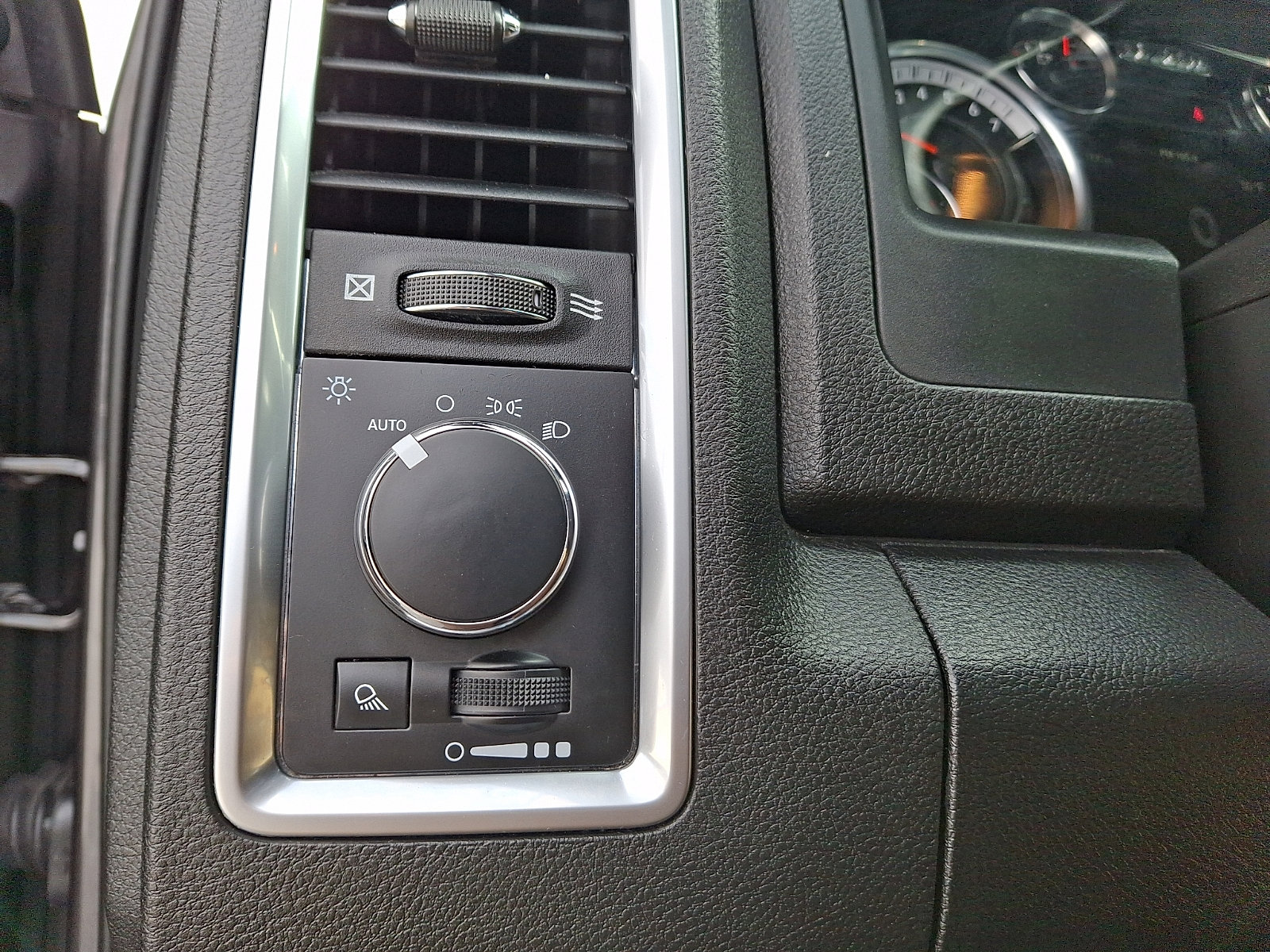 Used 2022 RAM 1500 Classic Warlock w/ Electronics Group image 23