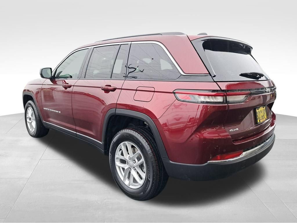 New 2026 Jeep Grand Cherokee Laredo image 3