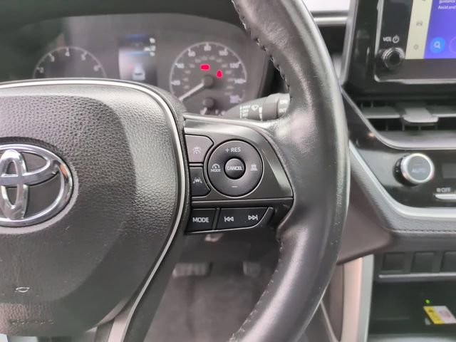 Used 2023 Toyota Corolla Cross LE w/ Moonroof Package AWD/4WD image 18