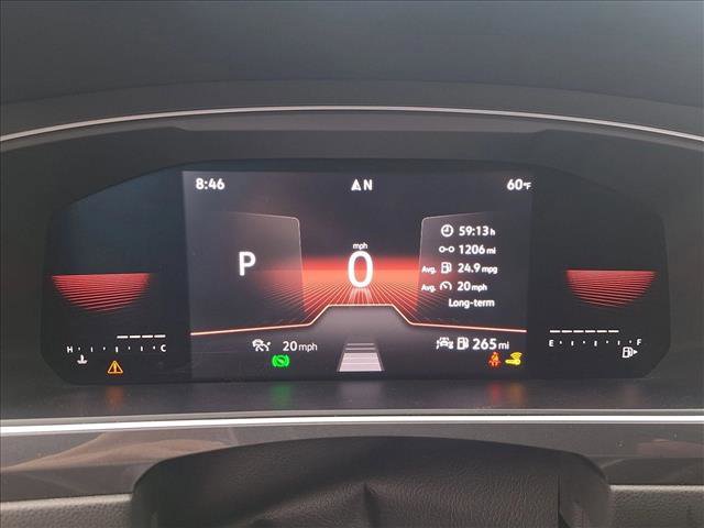 Used 2022 Volkswagen Tiguan SE R-Line image 11