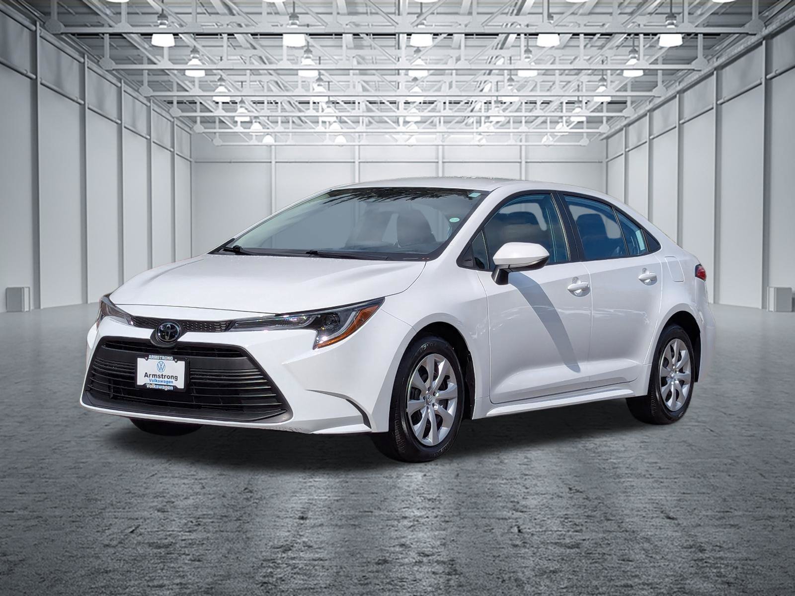 Used 2025 Toyota Corolla LE FWD image 9