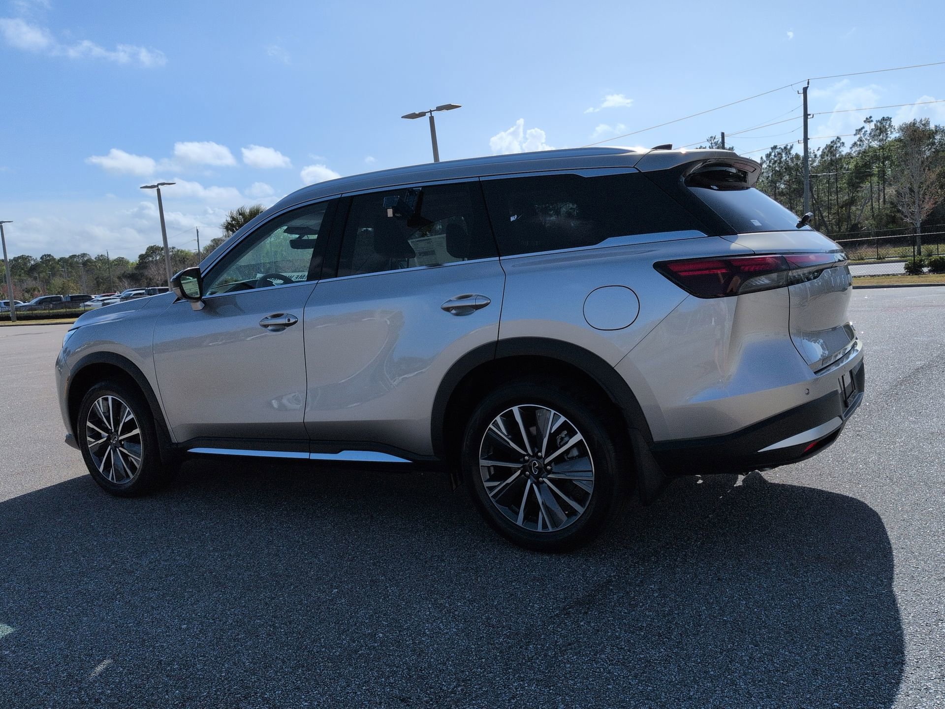 New 2026 INFINITI QX60 Luxe w/ Cargo Package FWD image 7
