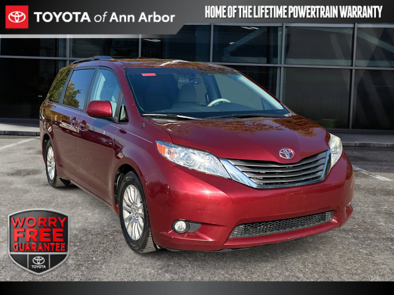 Used 2012 Toyota Sienna XLE FWD image 1