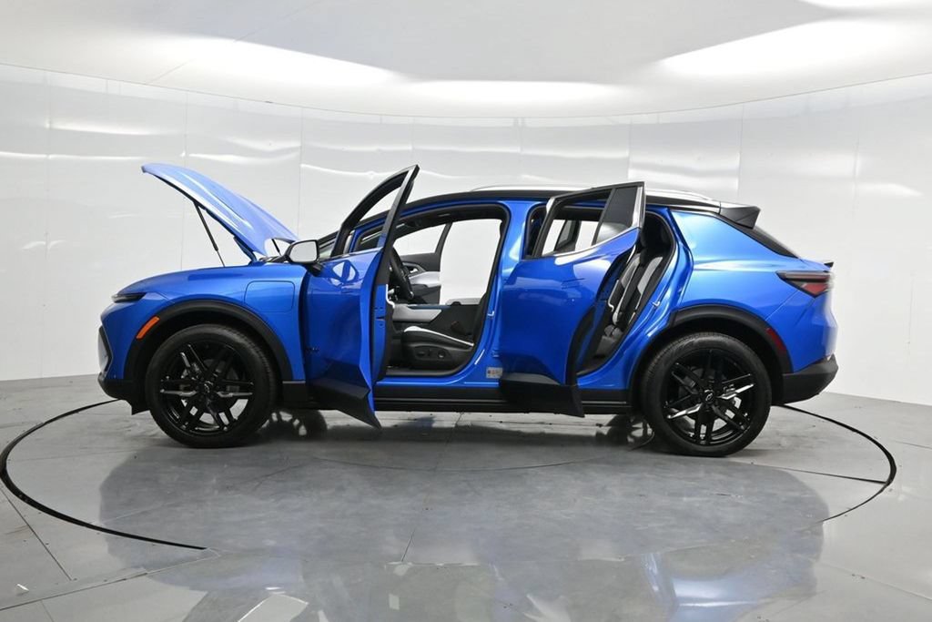 New 2026 Chevrolet Equinox EV LT w/ LPO, Blackout Package AWD/4WD image 59