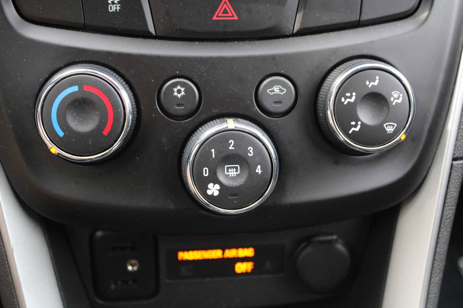 Used 2022 Chevrolet Trax LT w/ LT Convenience Package image 20