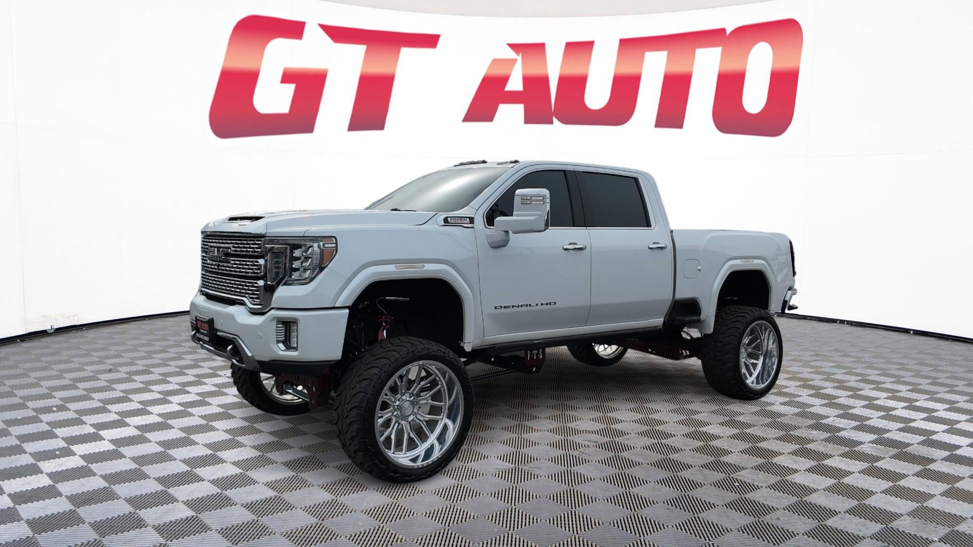 Used 2020 GMC Sierra 2500 Denali w/ Technology Package AWD/4WD image 3