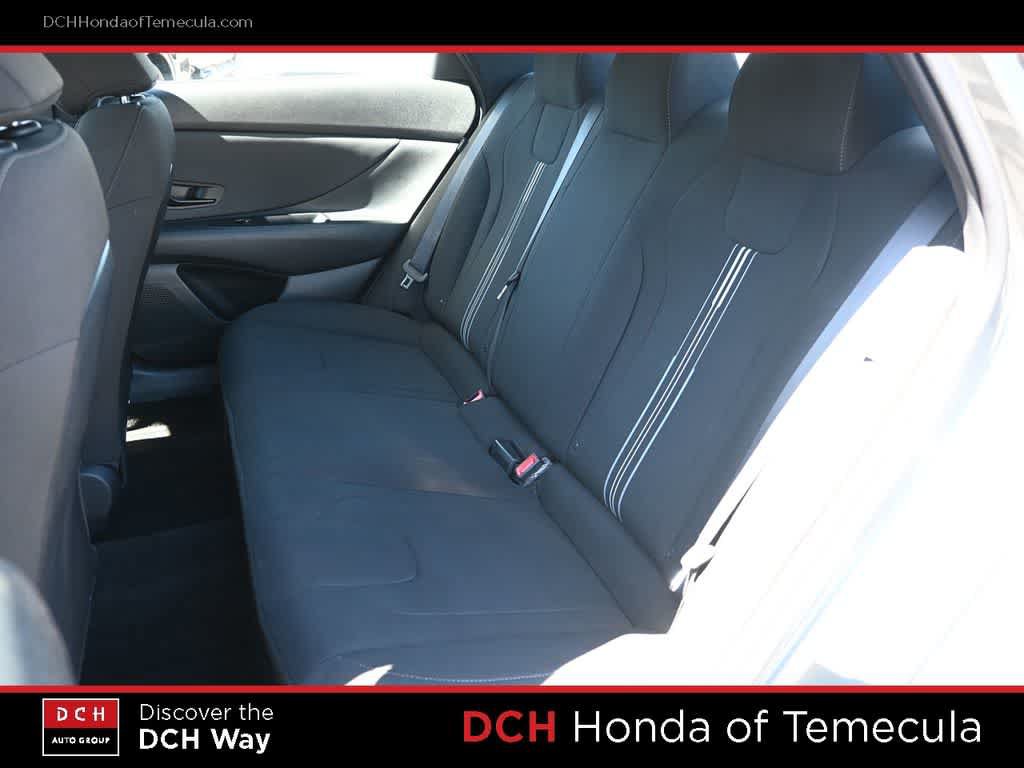 Used 2025 Hyundai Elantra Sport FWD image 19