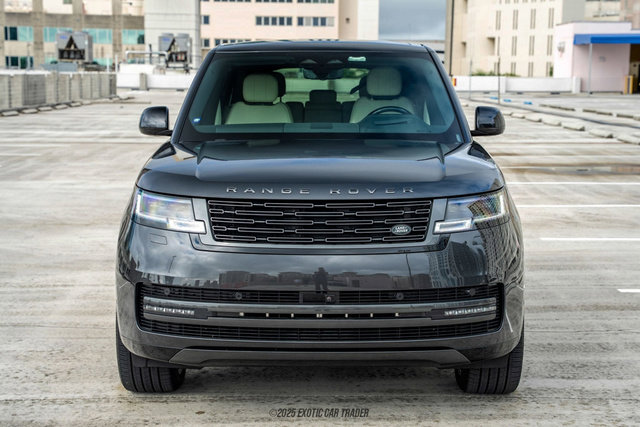 Used 2025 Land Rover Range Rover Long Wheelbase SE image 13