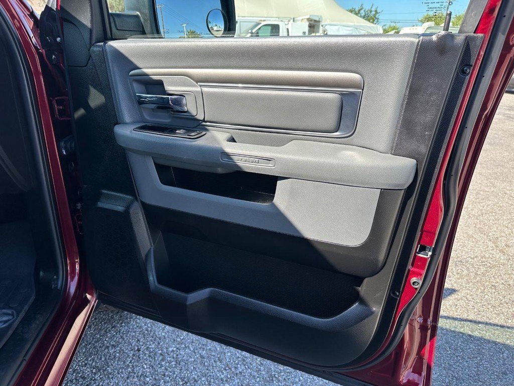 Used 2019 RAM 1500 Classic SLT image 19
