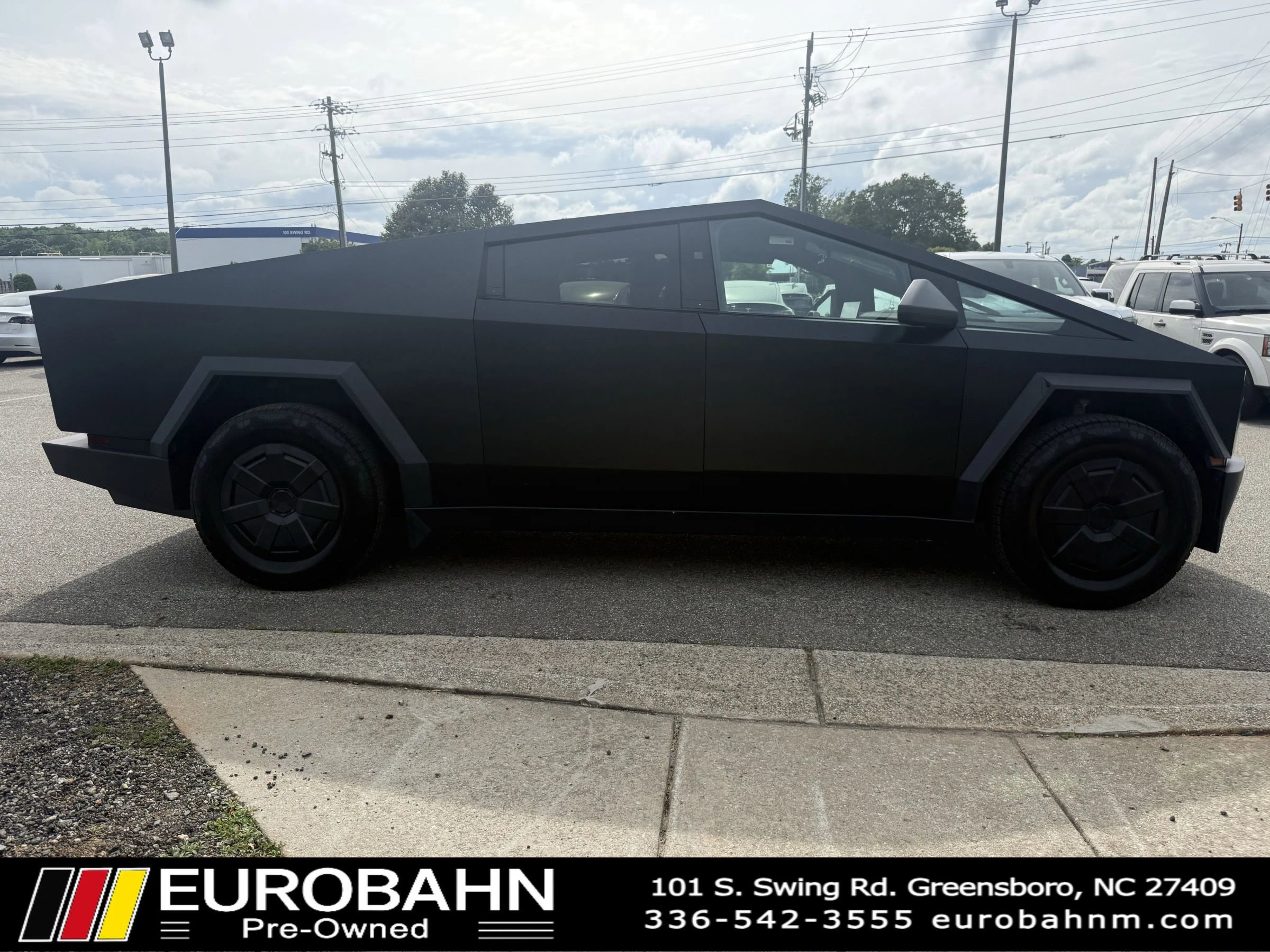 Used 2024 Tesla Cybertruck Cyberbeast AWD/4WD image 7