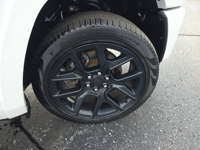Used 2025 RAM 1500 Laramie AWD/4WD image 48