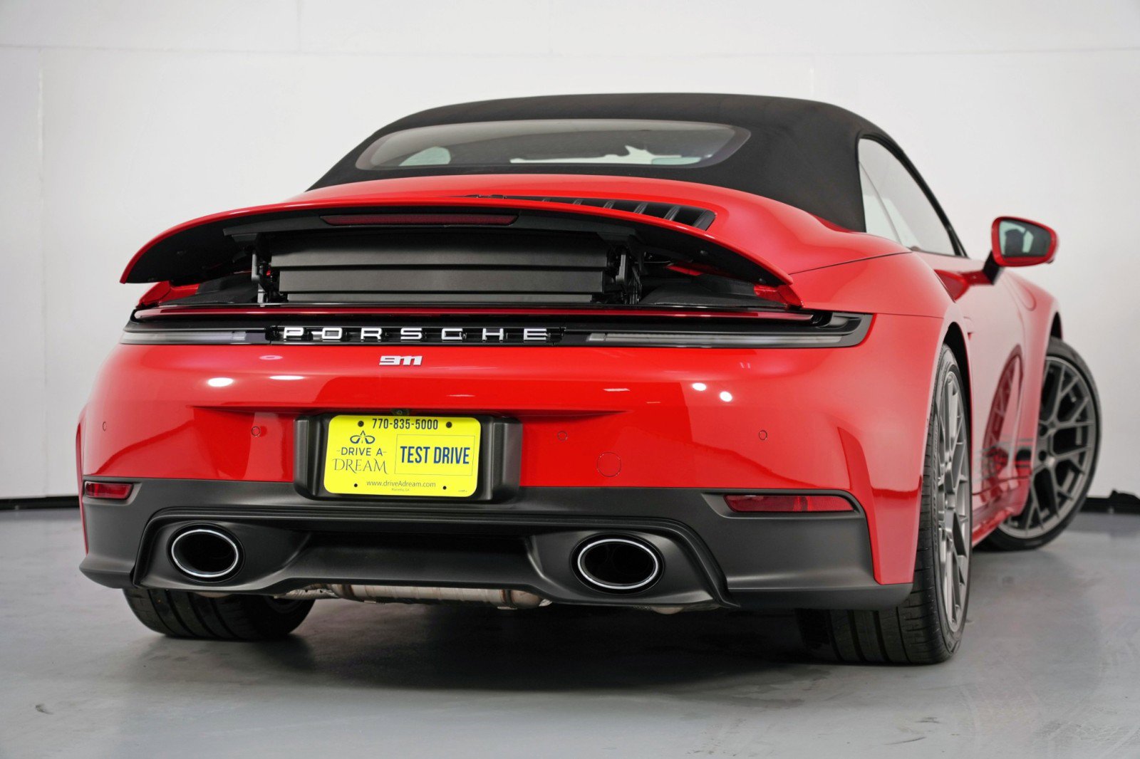Used 2025 Porsche 911 Carrera RWD image 5