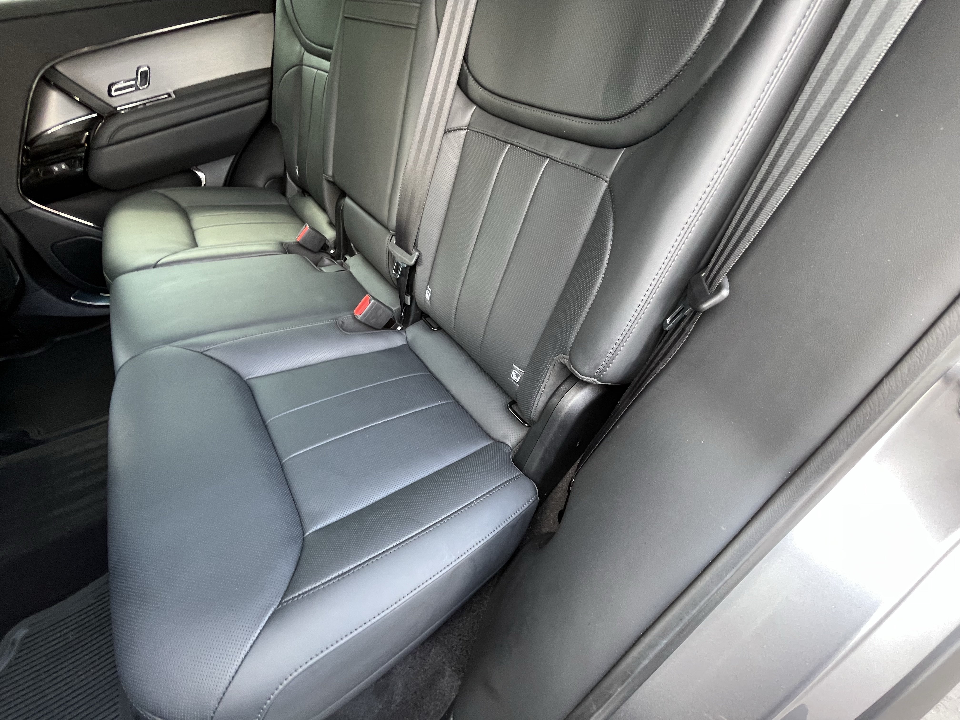 Certified 2025 Land Rover Range Rover Sport SE AWD/4WD image 31
