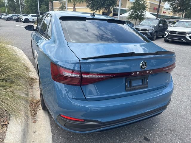 Used 2025 Volkswagen Jetta SE FWD image 12