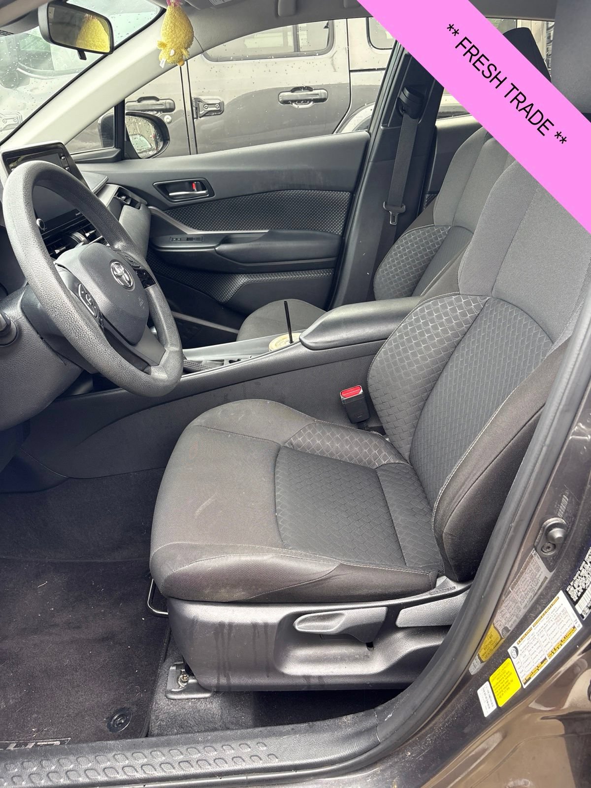 Used 2021 Toyota C-HR LE FWD image 16