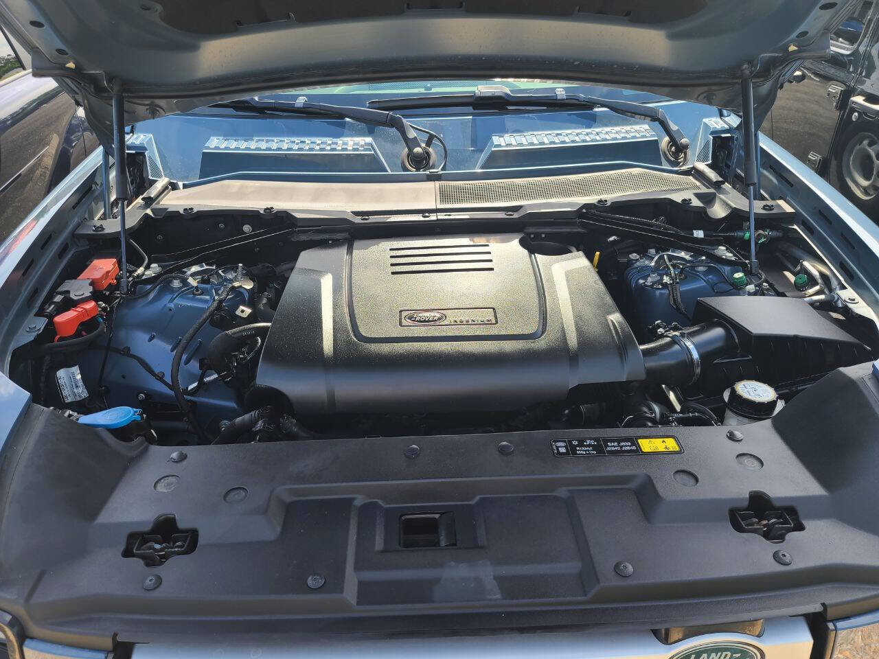 Used 2020 Land Rover Defender 110 image 36