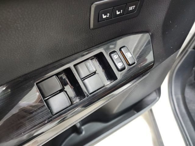 Used 2017 Toyota RAV4 Limited w/ Protection Package image 26