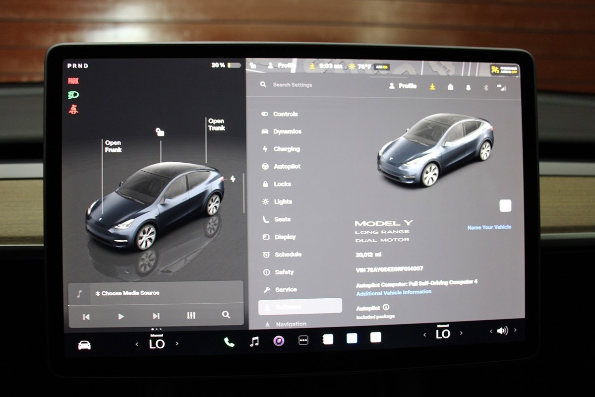 Used 2024 Tesla Model Y Long Range AWD/4WD image 18