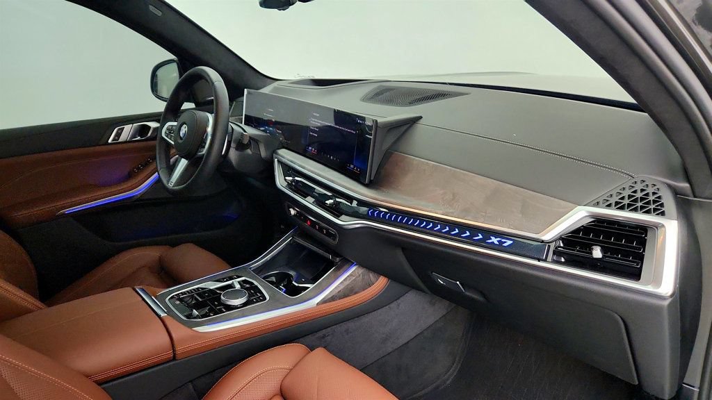 Used 2026 BMW X7 xDrive40i w/ M Sport Package AWD/4WD image 24