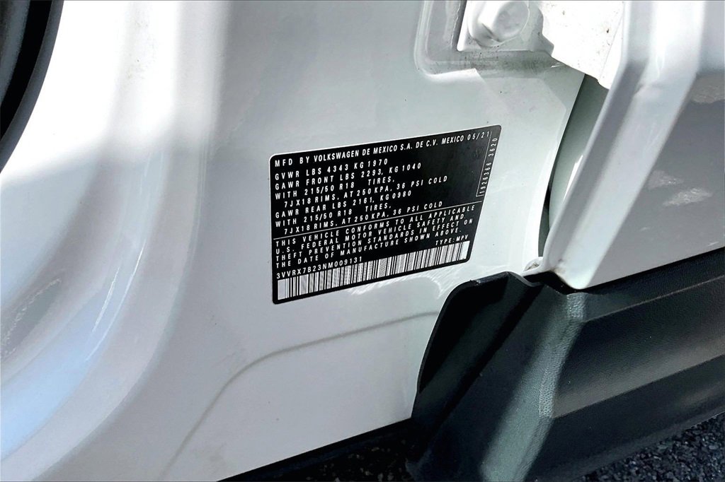 Certified 2022 Volkswagen Taos SE image 30