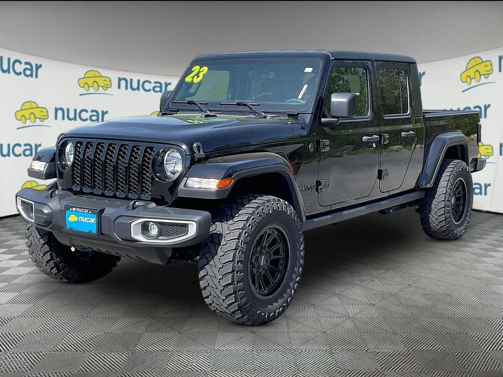 Used 2023 Jeep Gladiator Sport AWD/4WD image 3