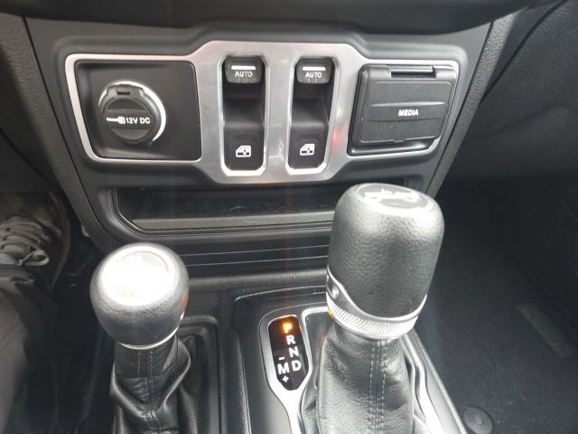 Used 2019 Jeep Wrangler Sport image 12