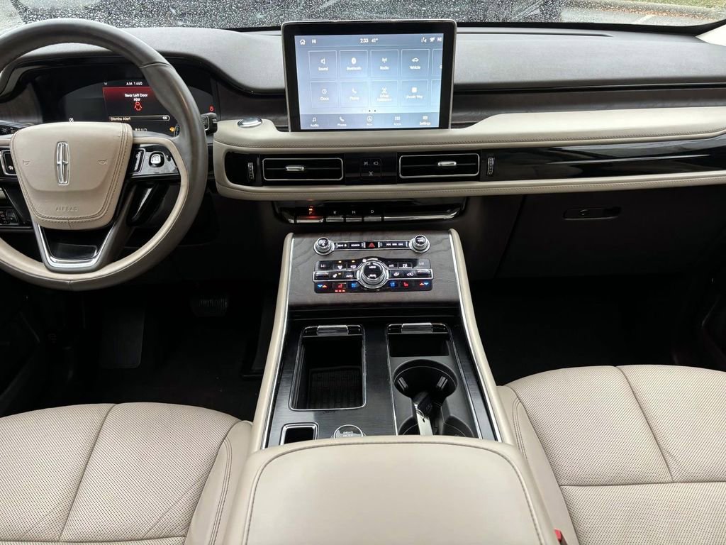 Used 2020 Lincoln Aviator Reserve w/ Equipment Group 201A image 30