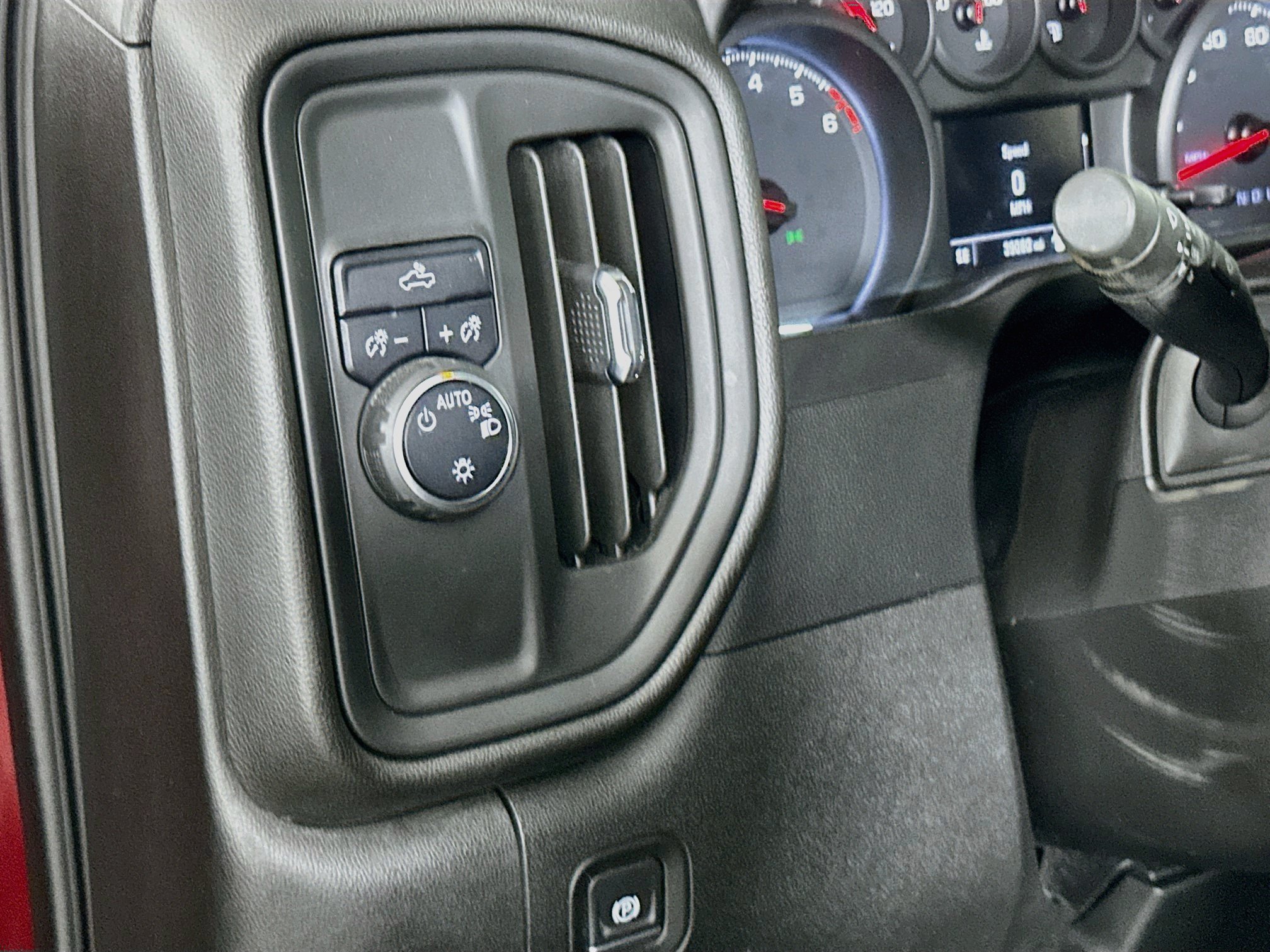 Used 2022 Chevrolet Silverado 1500 Custom RWD image 16