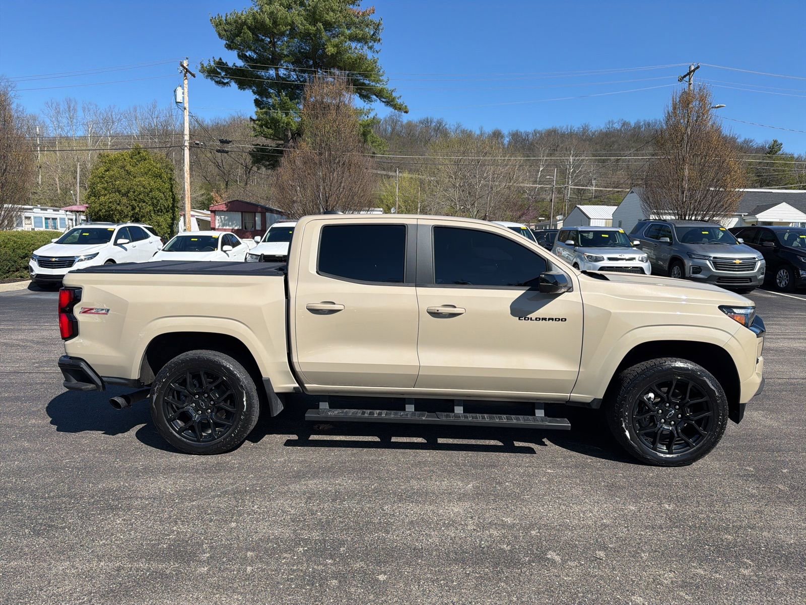 Used 2024 Chevrolet Colorado Z71 w/ LPO, Dark Essentials Package image 6