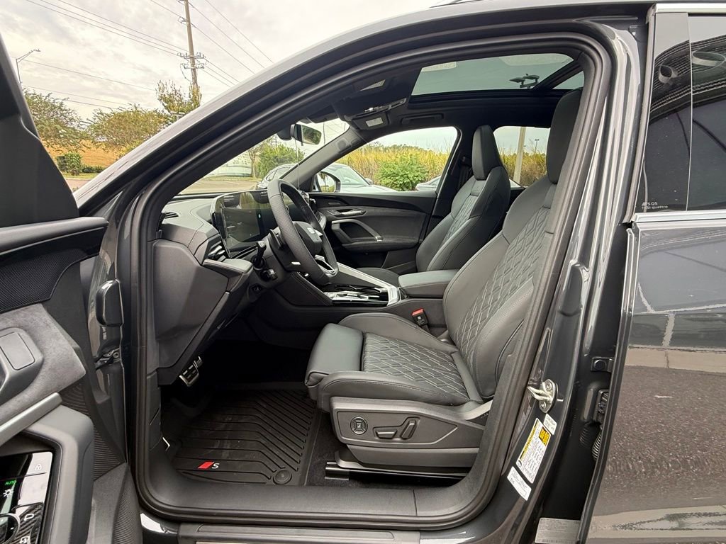 New 2025 Audi SQ5 Premium Plus image 9