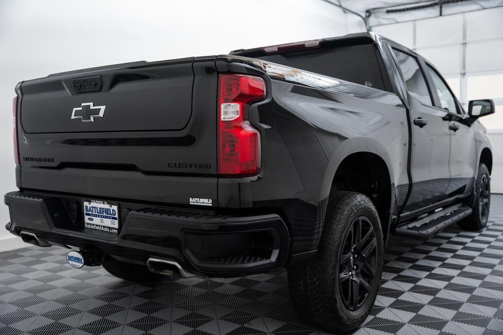 Used 2023 Chevrolet Silverado 1500 Custom Trail Boss w/ Midnight Edition AWD/4WD image 5