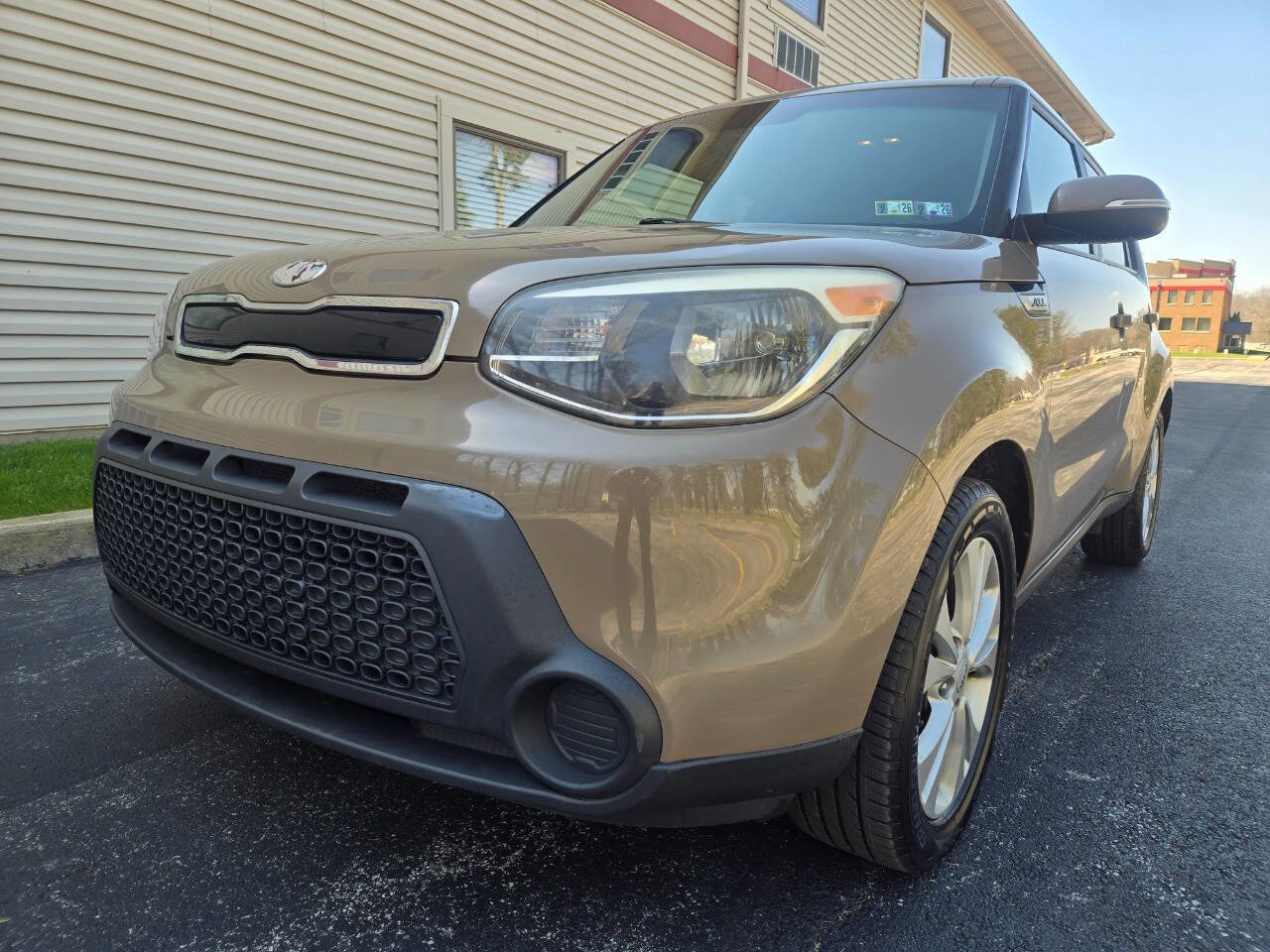 Used 2014 Kia Soul + image 1
