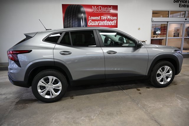 Used 2024 Chevrolet Trax LS image 5