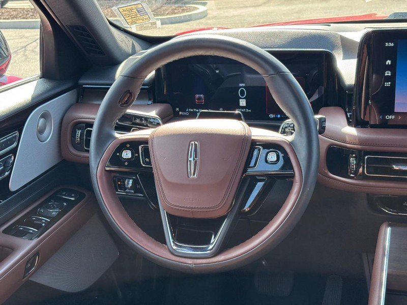 Used 2025 Lincoln Aviator Reserve w/ Equipment Group 201A AWD/4WD image 13